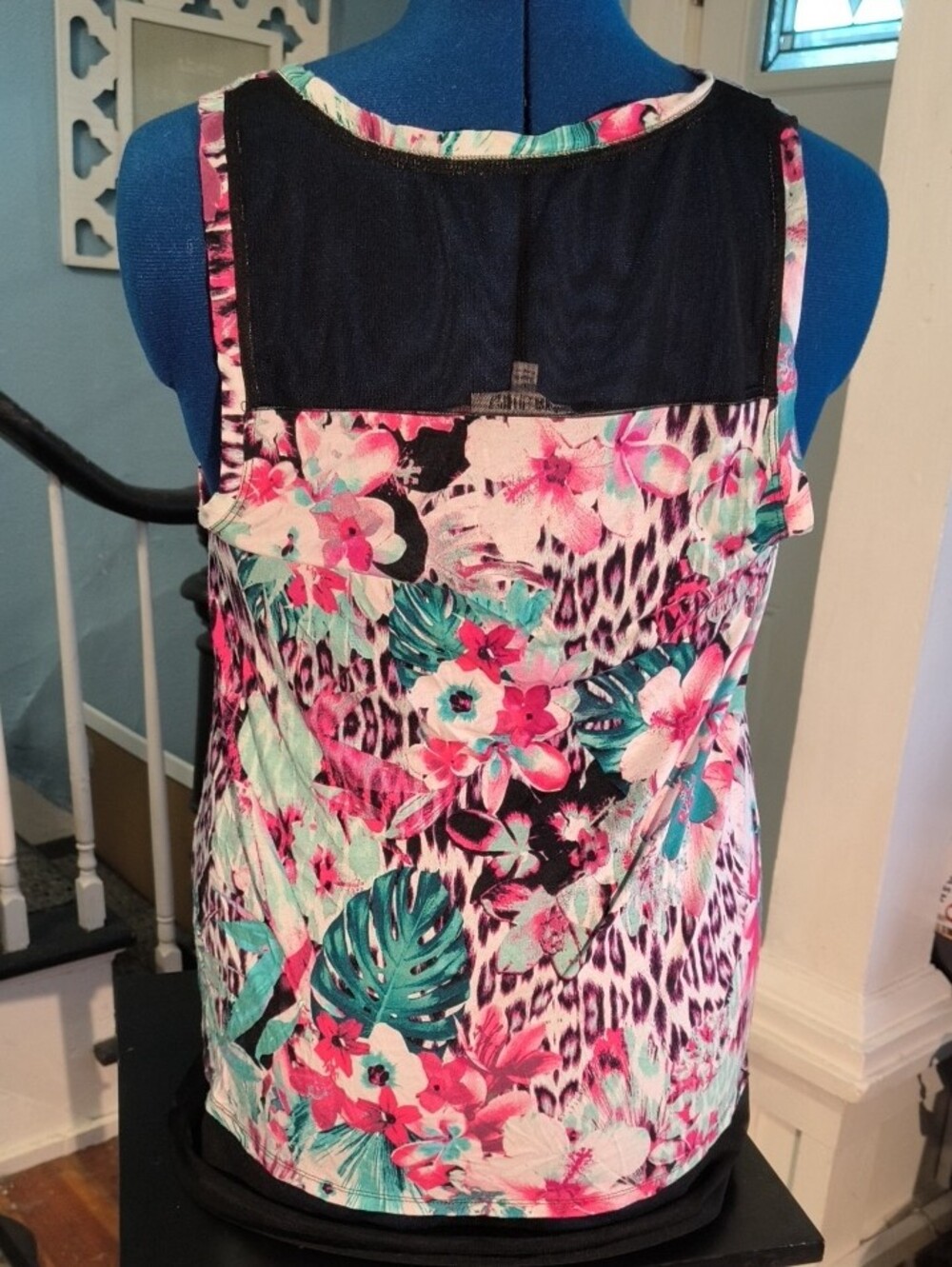 Jennifer Lopez Floral Tropical Print Sleeveless Tank Top - Lace Trim - Picture 6 of 11
